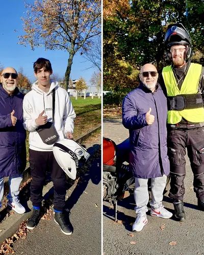 Fahrschülerin bzw. Fahrschüler der Fahrschule FAHRPLAN Frankfurt mit dem bestandenen Motorradführerschein